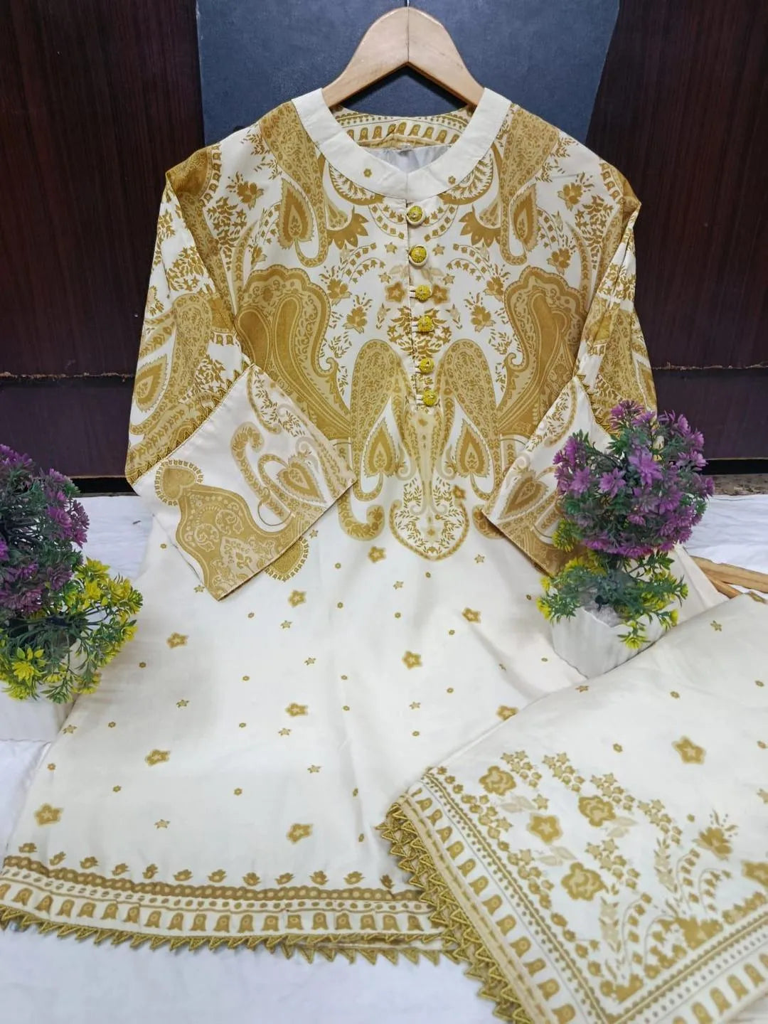 2 Pcs Women's Swiss Lawn Printed Co-Ord Set – Golden | Pista Collection